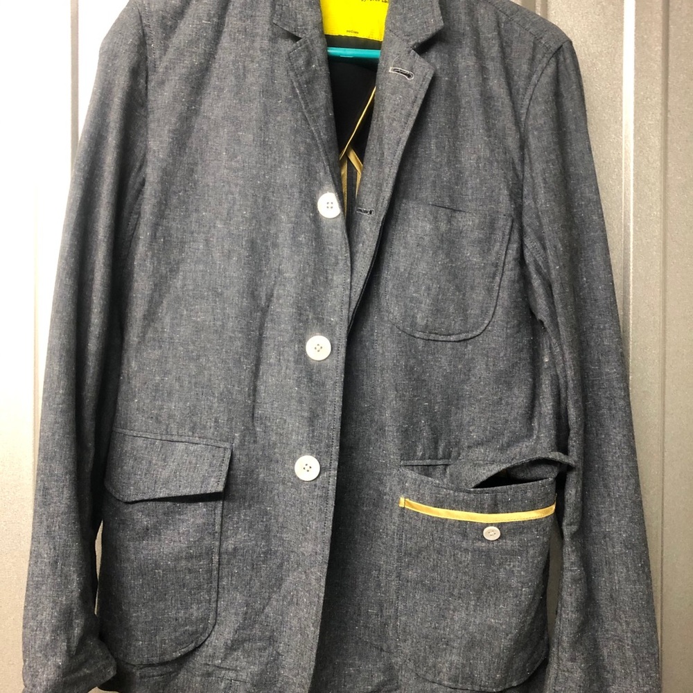 Descendant of Thieves By Dres Ladro